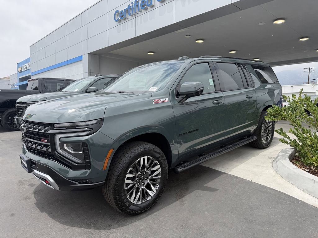 New 2026 Chevrolet Suburban Z71 w/ Comfort Package AWD/4WD image 7
