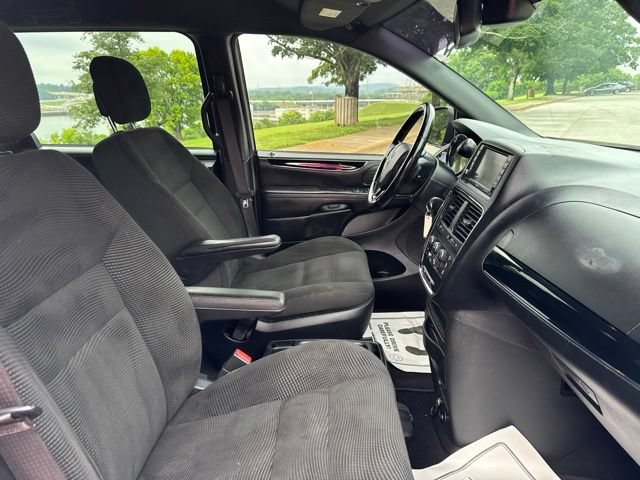 Used 2020 Dodge Grand Caravan SE FWD image 10