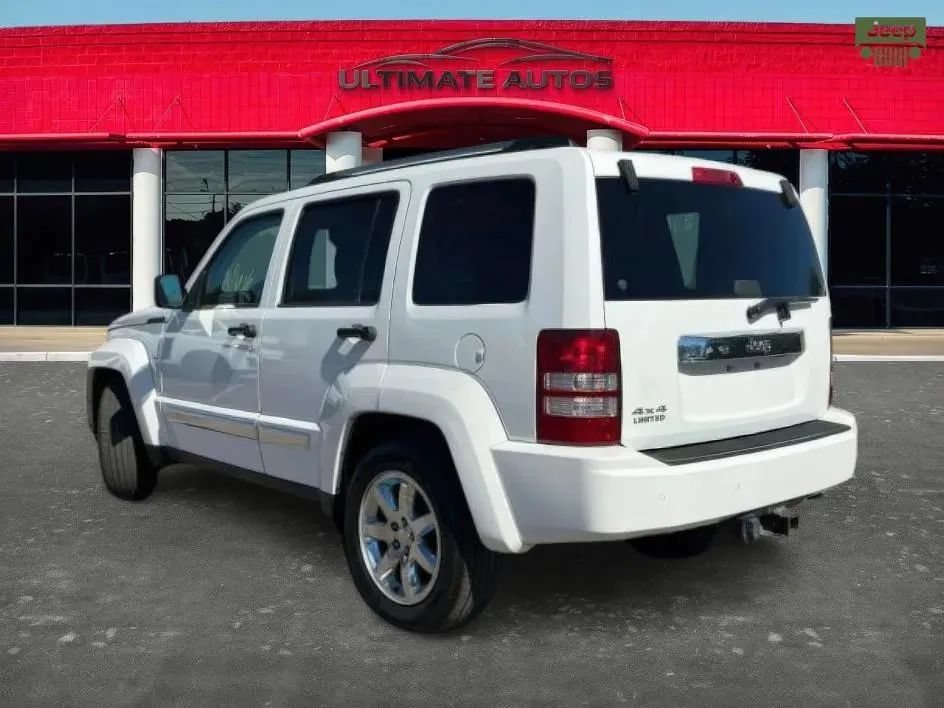 Used 2010 Jeep Liberty Limited w/ Tire & Wheel Group AWD/4WD image 4