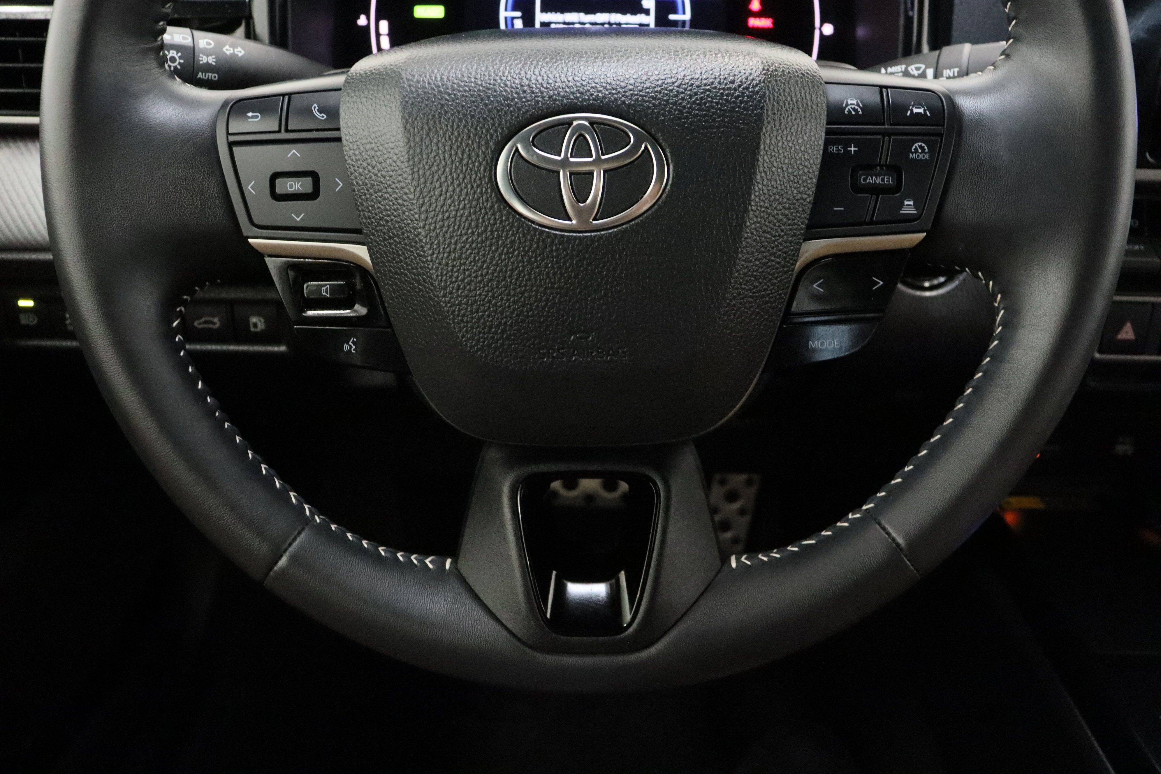 Used 2025 Toyota Camry SE w/ Convenience Package FWD image 24