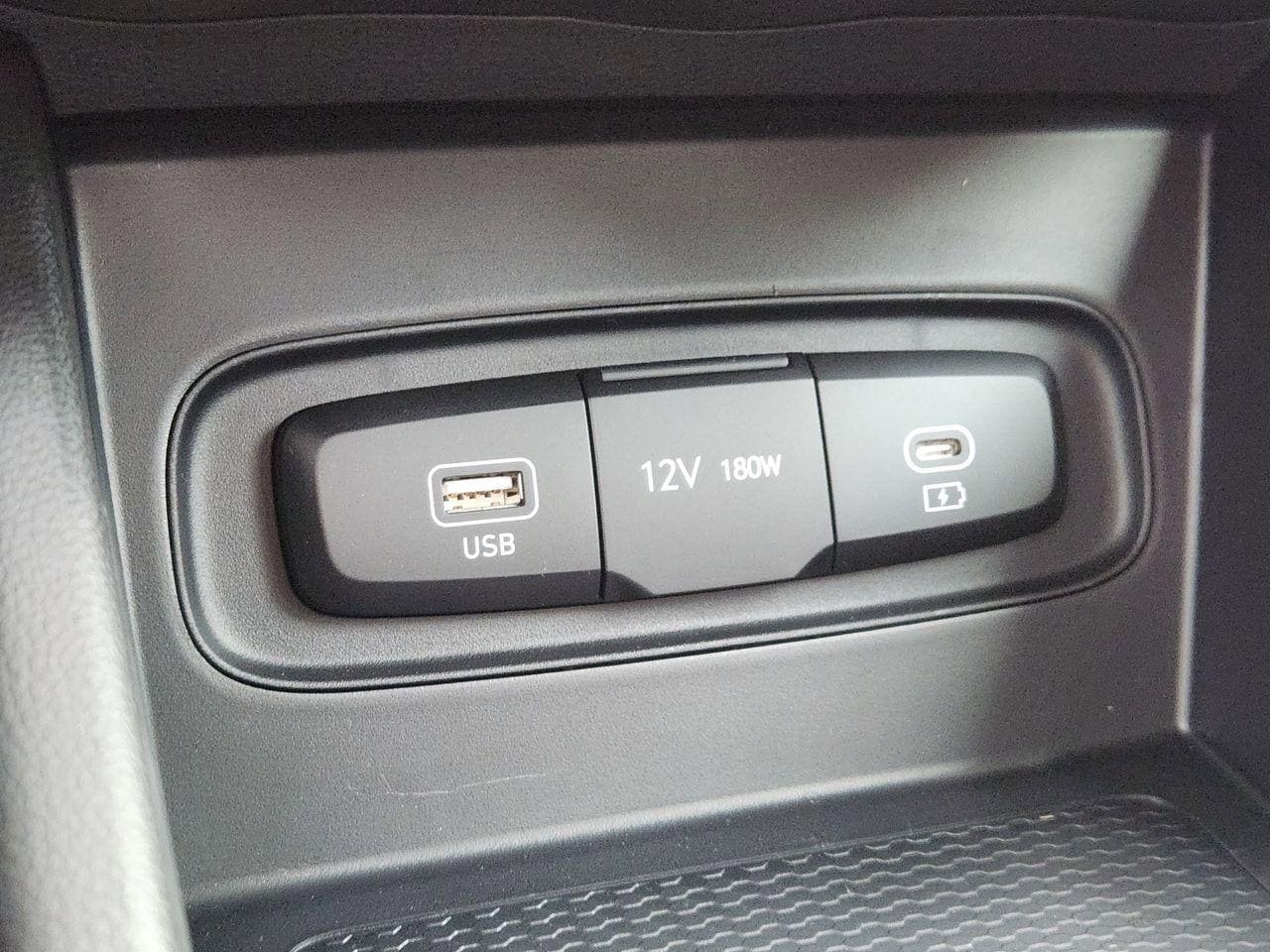New 2026 Hyundai Venue SE FWD image 18