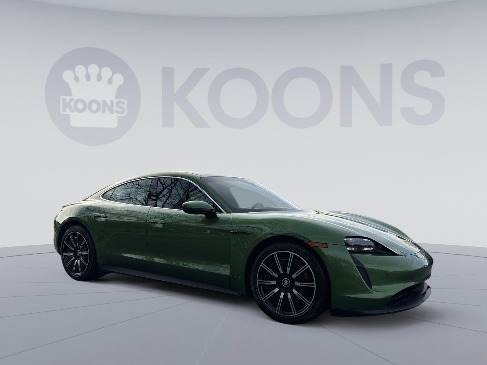 Used 2020 Porsche Taycan 4S image 10