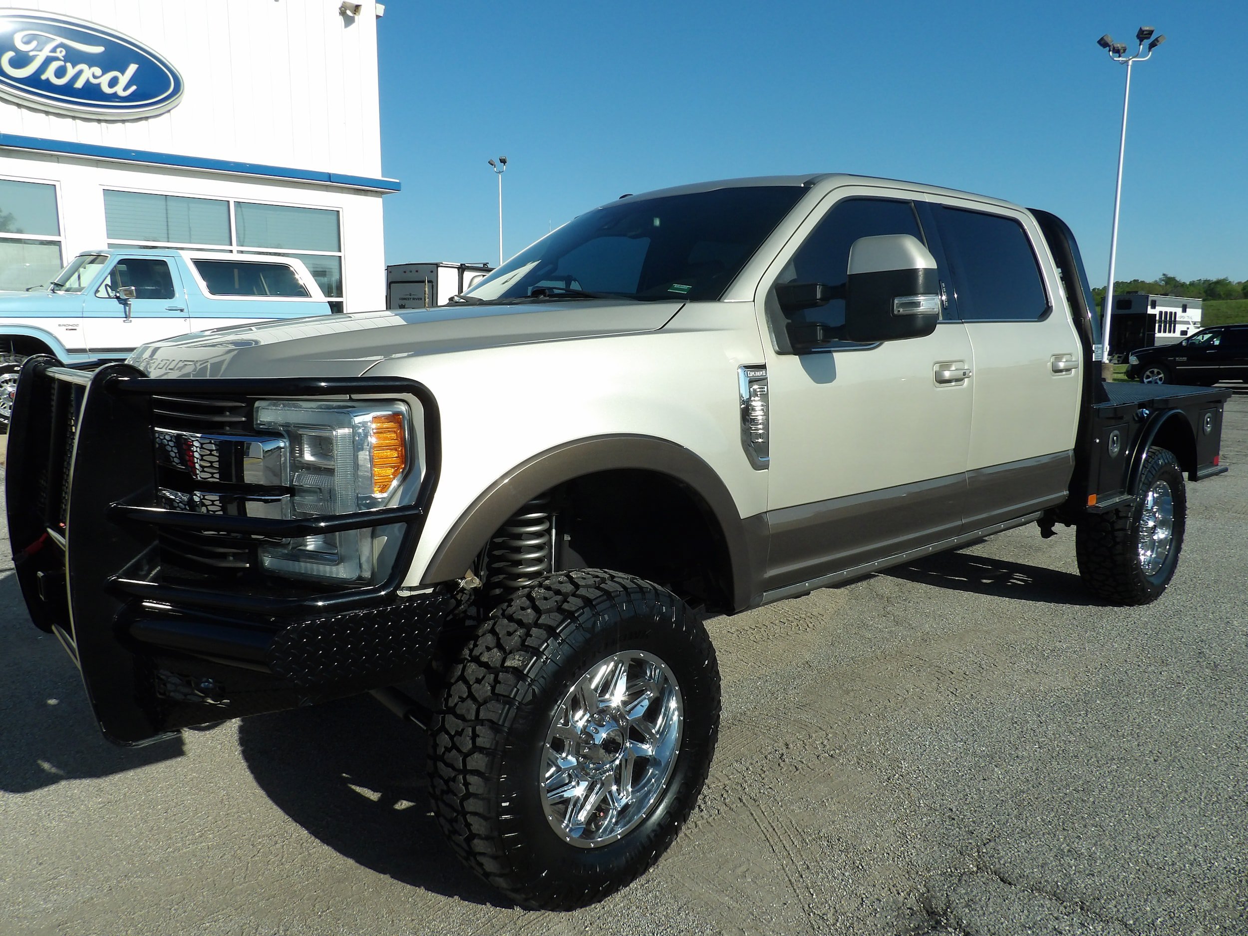 Used 2017 Ford F350 King Ranch w/ FX4 Off-Road Package AWD/4WD image 5