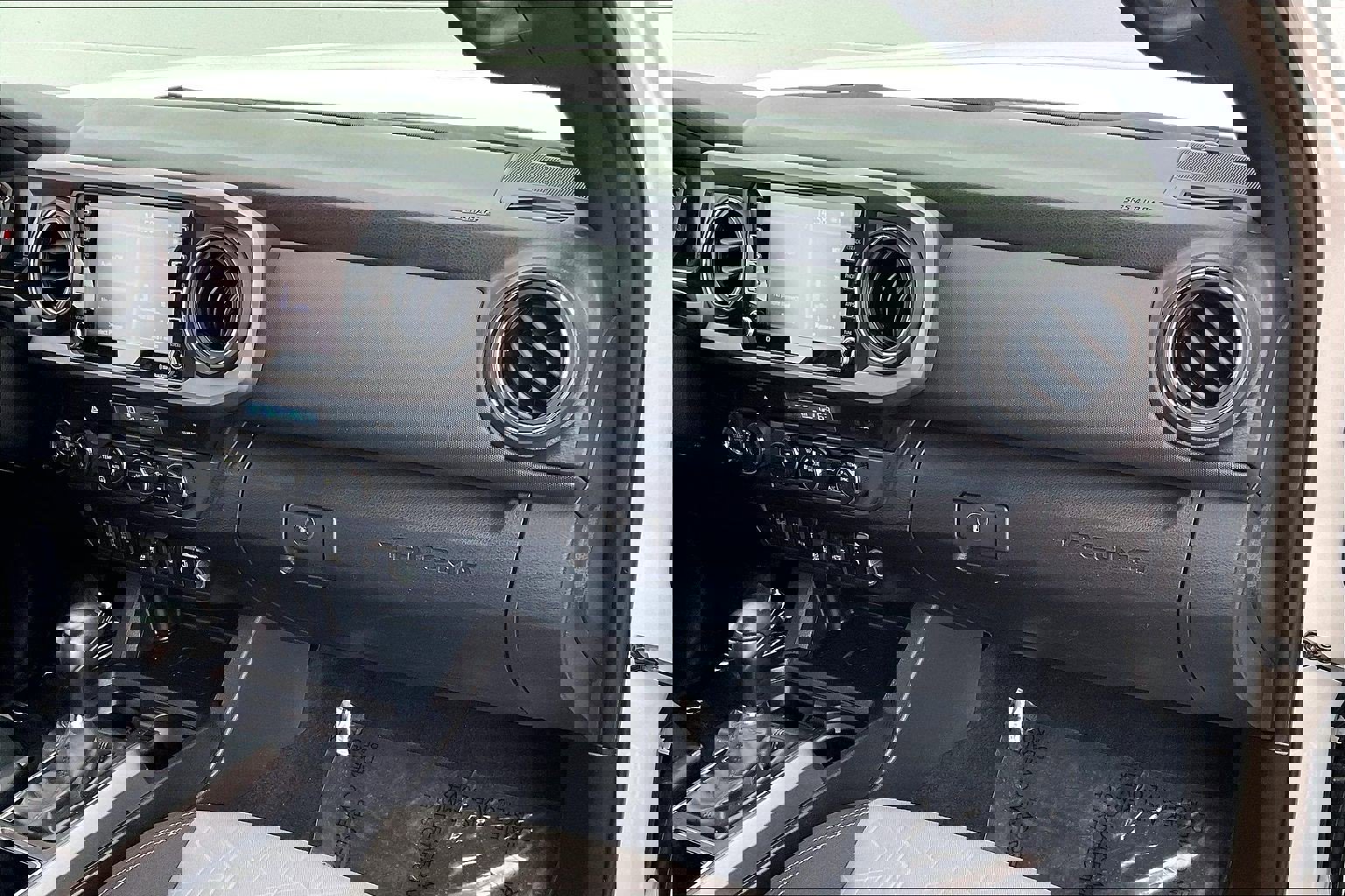 Used 2023 Toyota Tacoma TRD Off-Road image 21