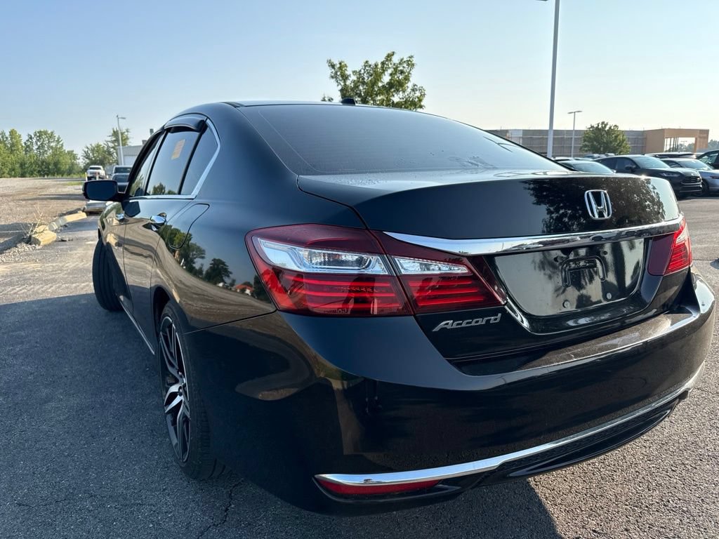 Used 2016 Honda Accord EX image 9