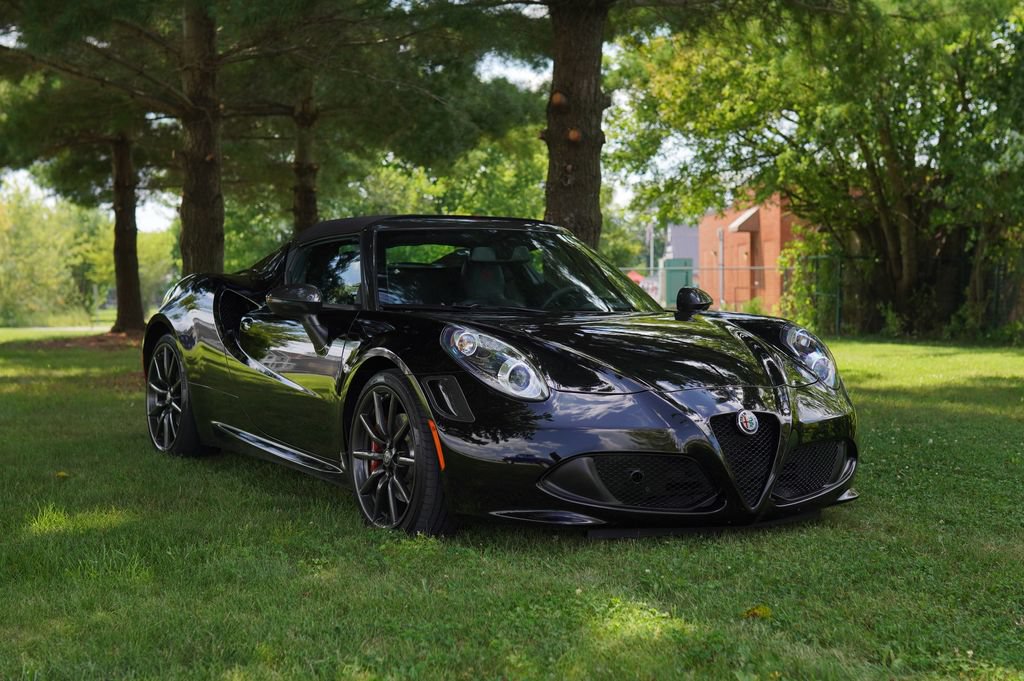 Used 2019 Alfa Romeo 4C Spider RWD image 12
