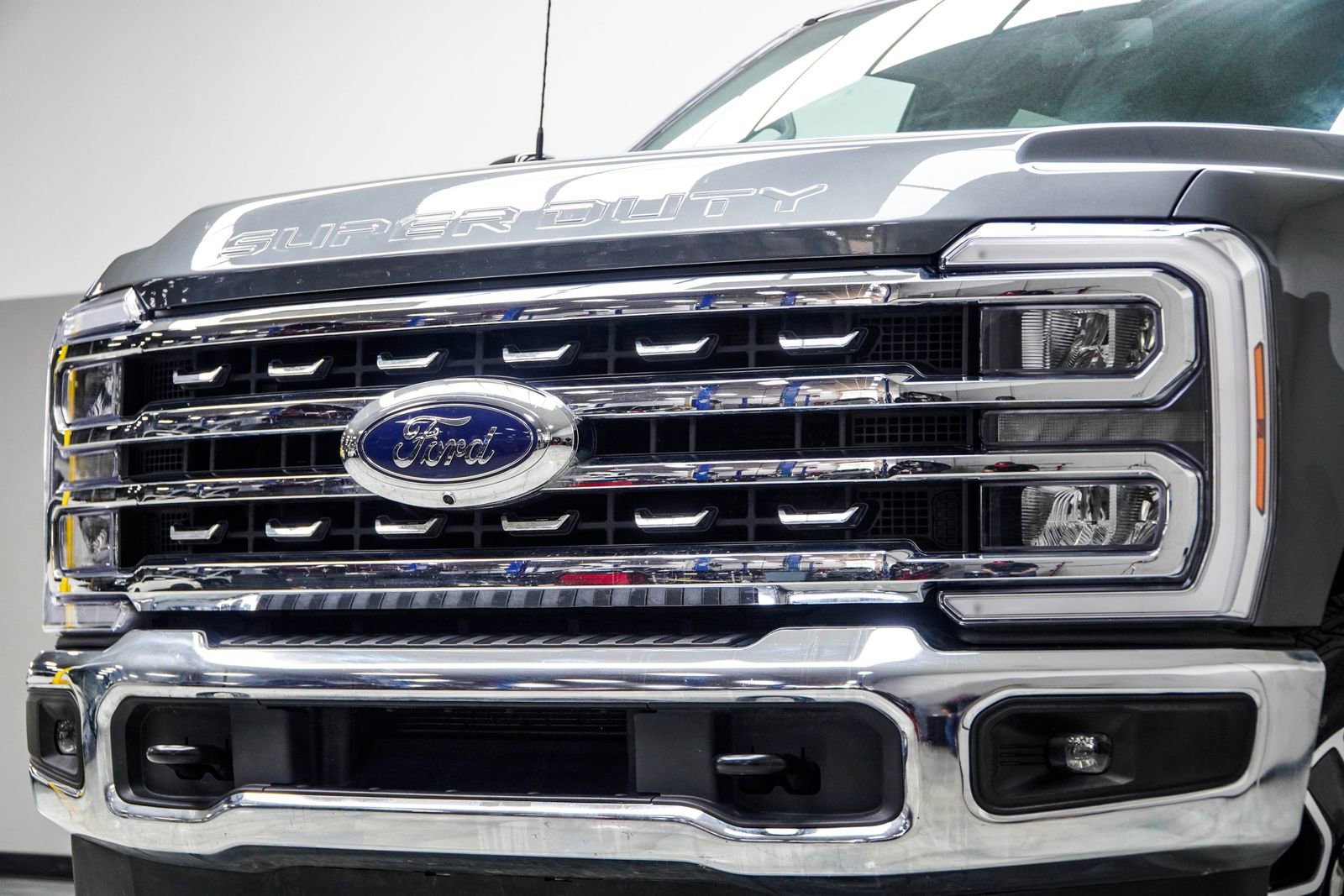 Used 2026 Ford F250 Lariat AWD/4WD image 2
