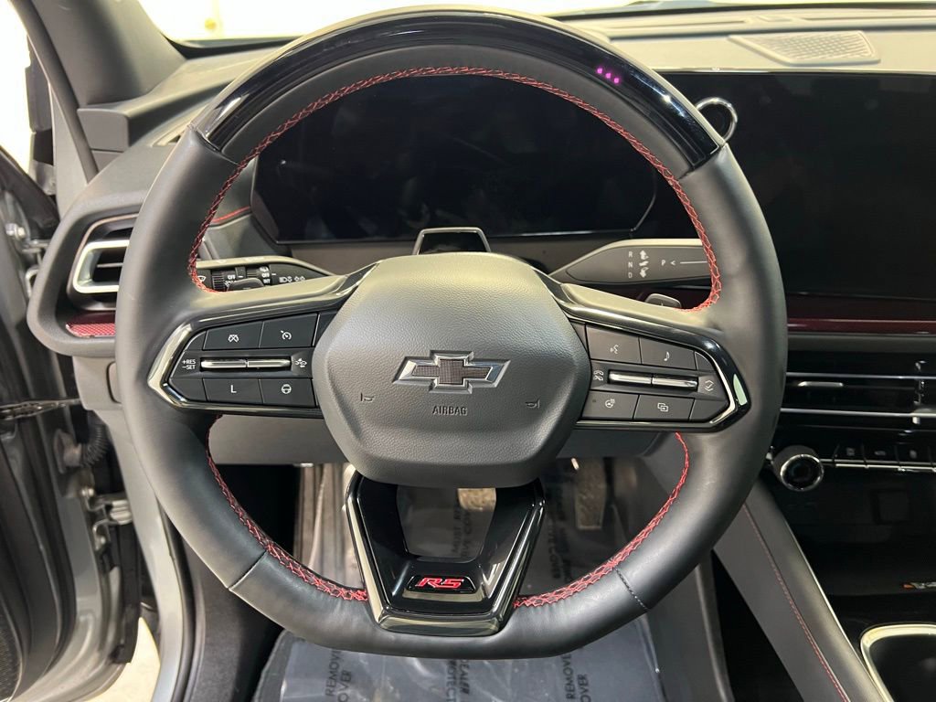 Used 2024 Chevrolet Traverse RS image 18