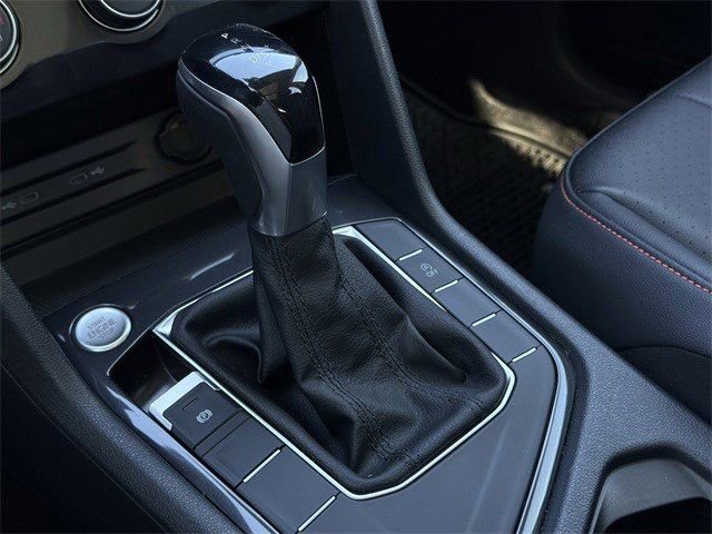 Used 2024 Volkswagen Tiguan Wolfsburg Edition image 21