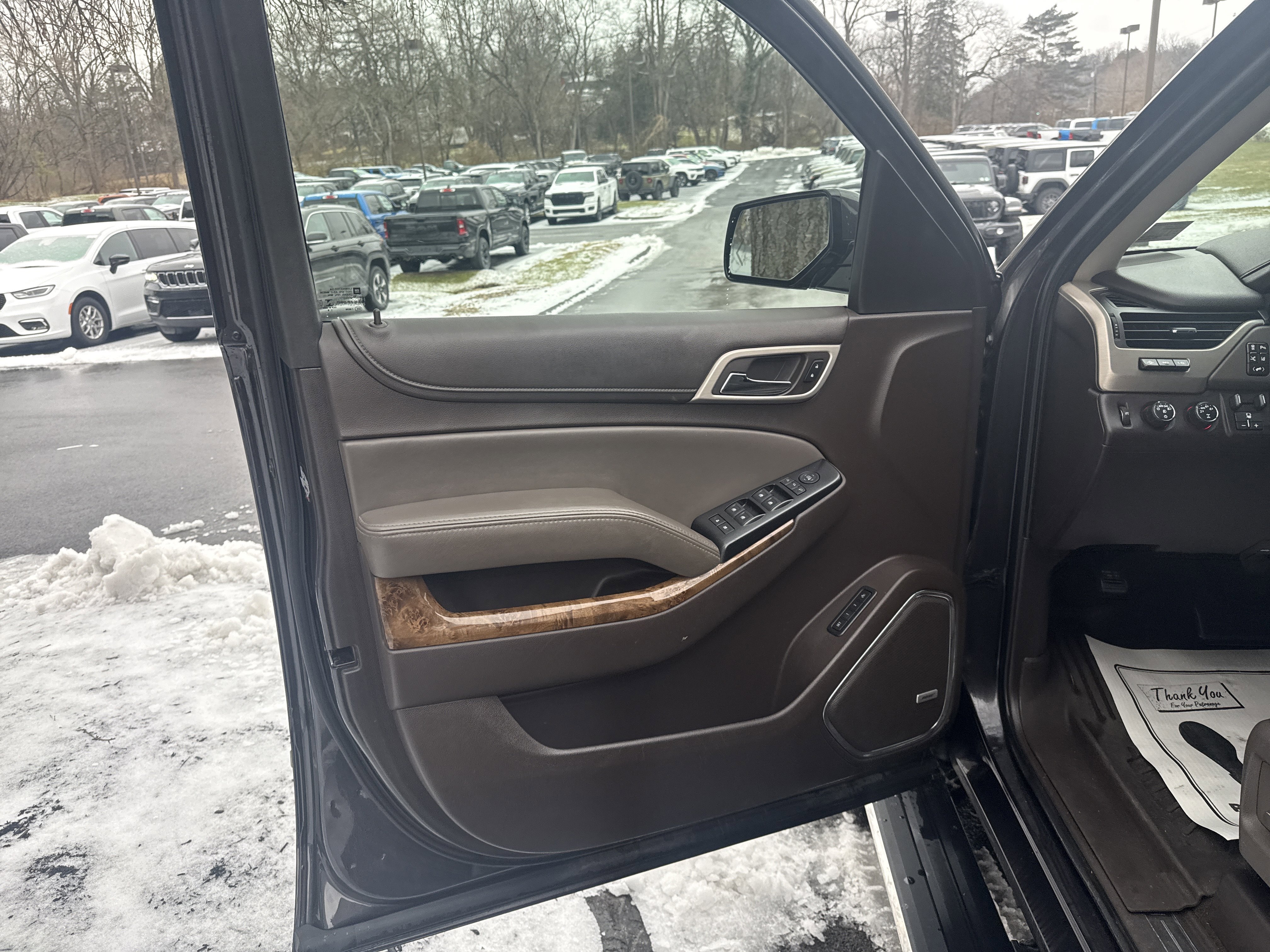 Used 2015 GMC Yukon Denali w/ Premium Package image 16