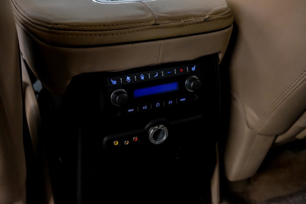Used 2014 Cadillac Escalade Premium image 29