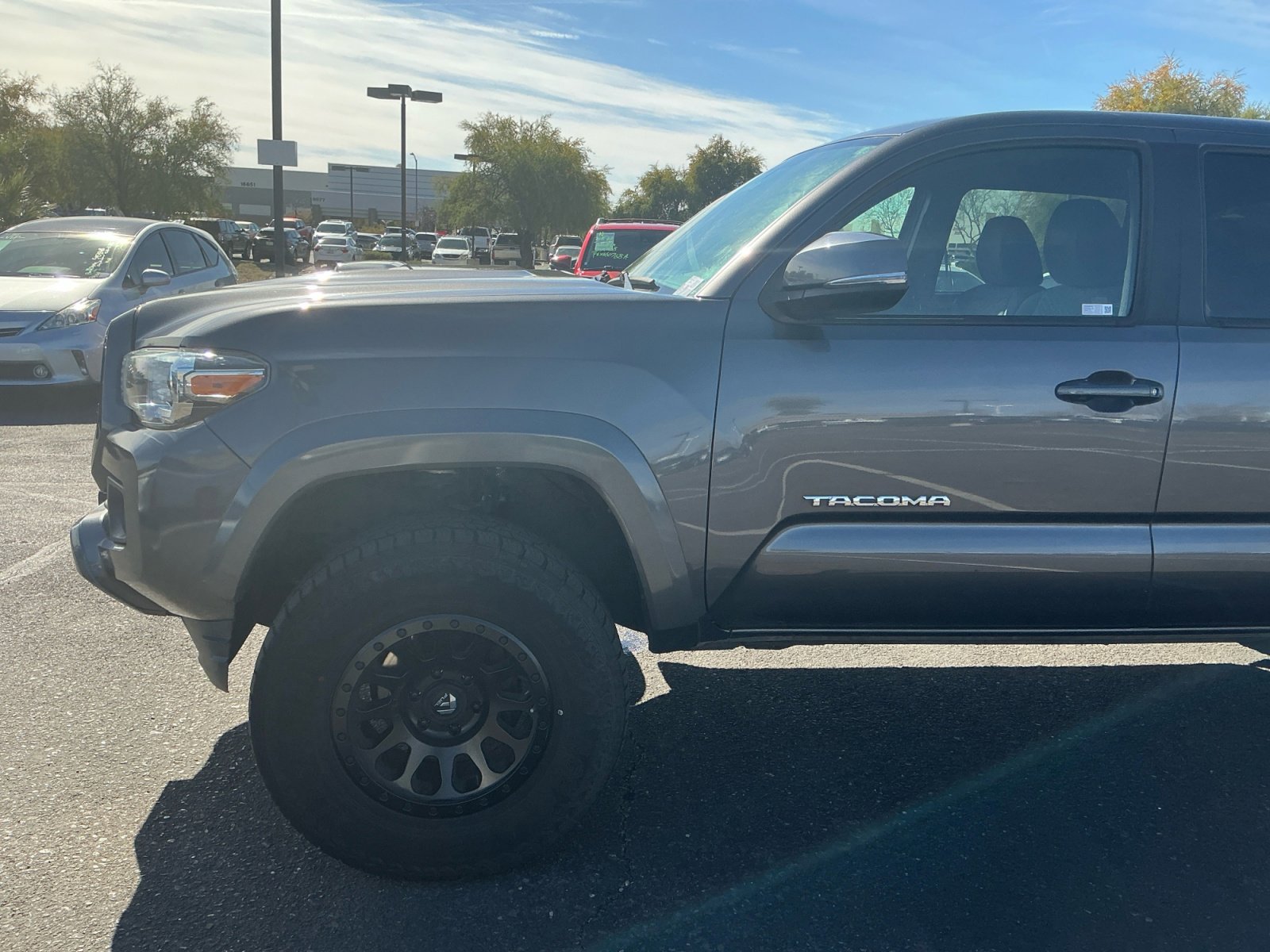 Used 2016 Toyota Tacoma TRD Sport w/ Towing Package image 26