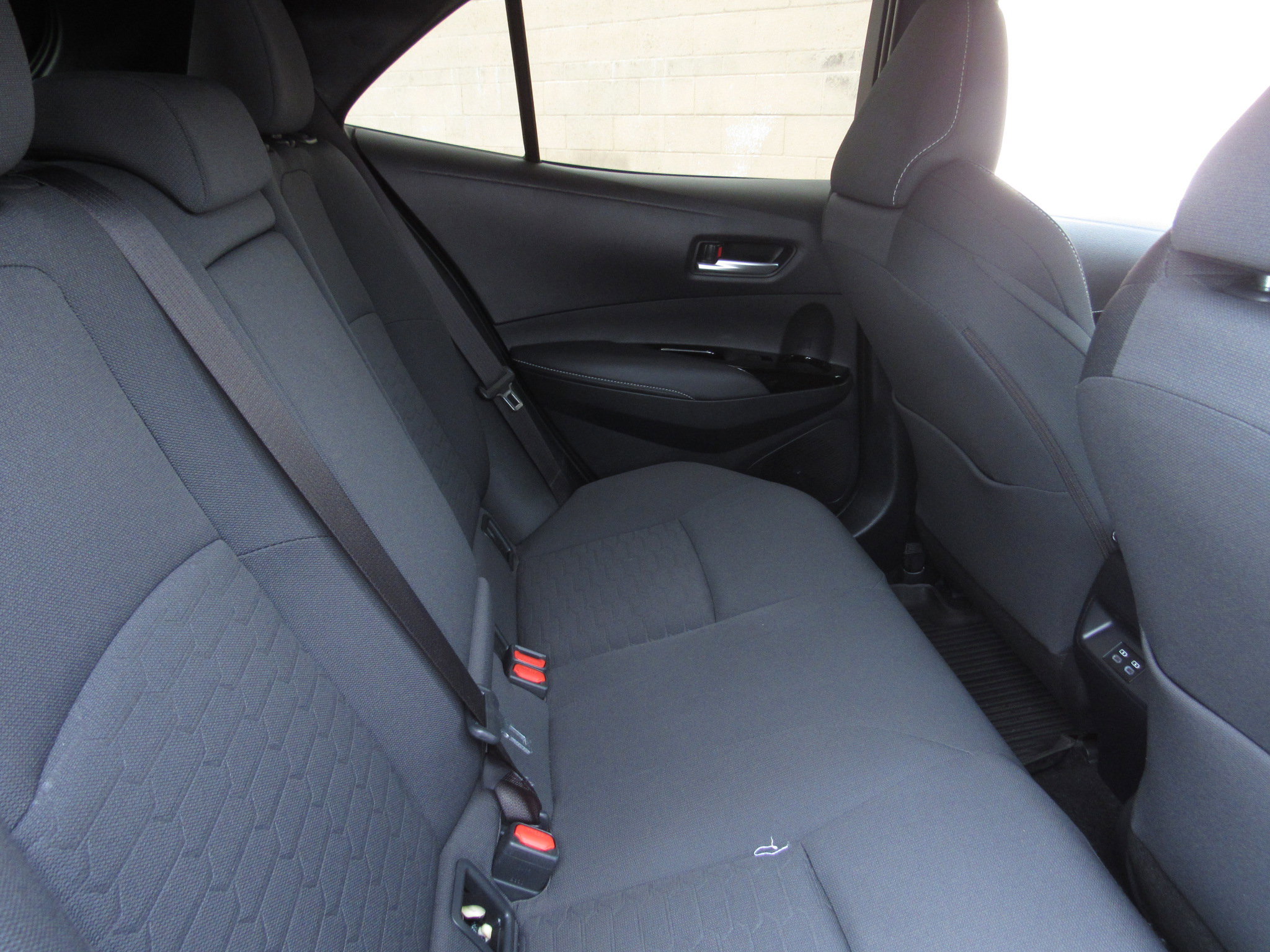 Used 2025 Toyota Corolla SE w/ SE Package image 11