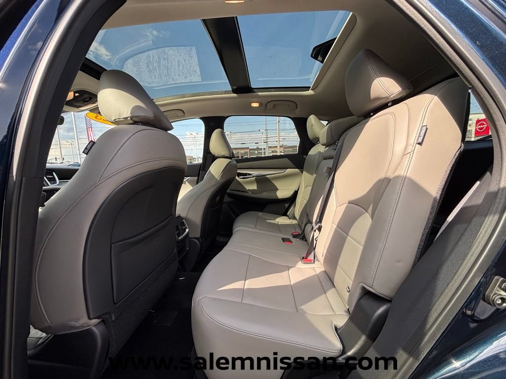 Used 2023 INFINITI QX50 Luxe AWD/4WD image 16