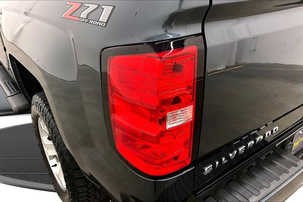 Used 2018 Chevrolet Silverado 1500 LT w/ All Star Edition AWD/4WD image 24