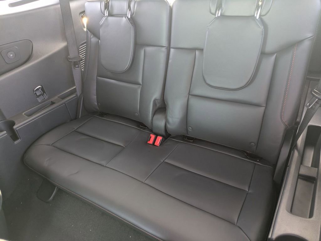 New 2026 Ford Explorer ST-Line w/ ST-Line Street Pack image 44