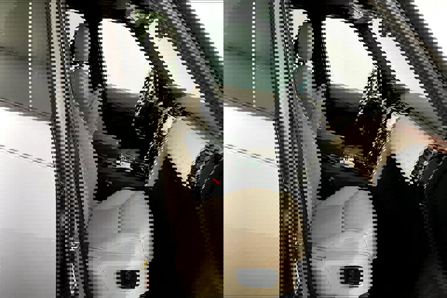 Used 2020 Land Rover Discovery HSE image 8