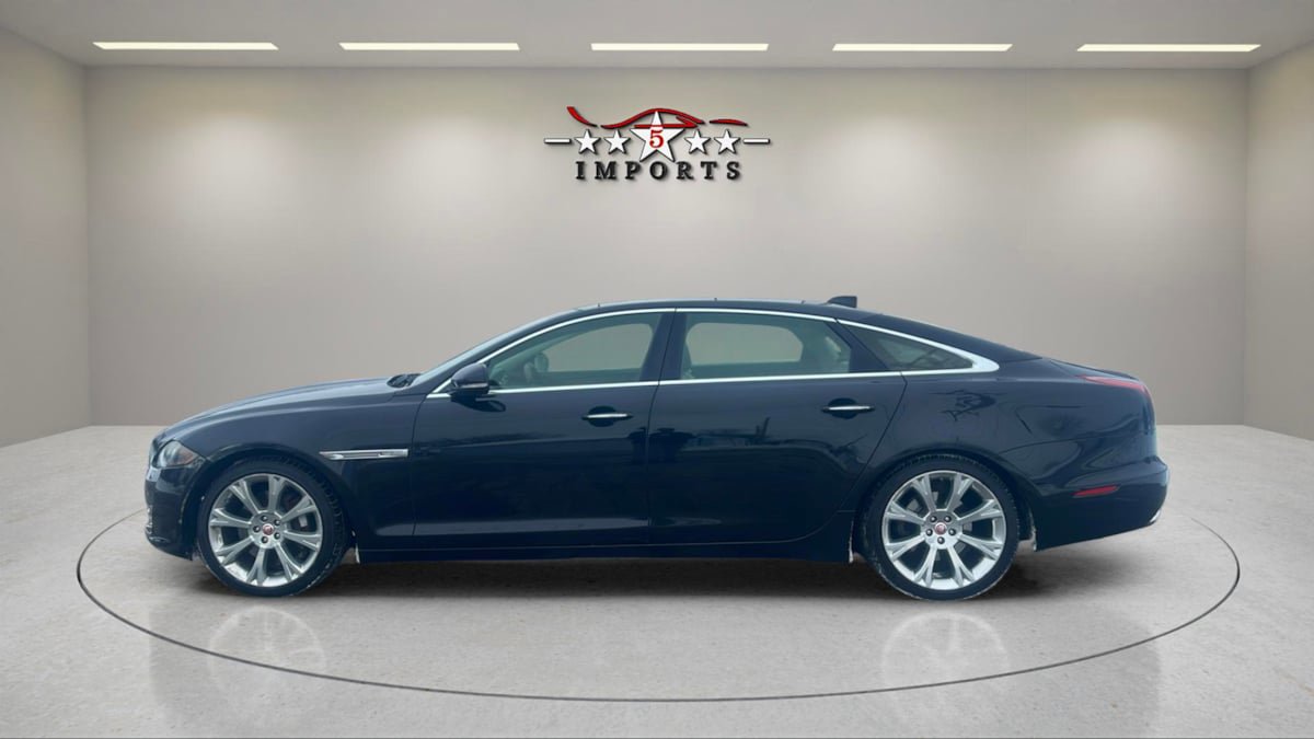 Used 2019 Jaguar XJ L Portfolio AWD/4WD image 2