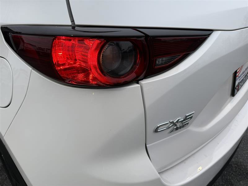 Used 2019 MAZDA CX-5 Touring image 11