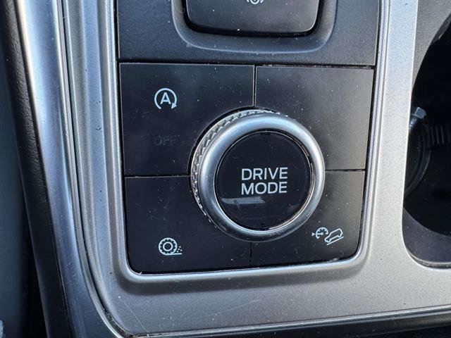Used 2021 Ford Explorer XLT w/ Equipment Group 202A AWD/4WD image 21