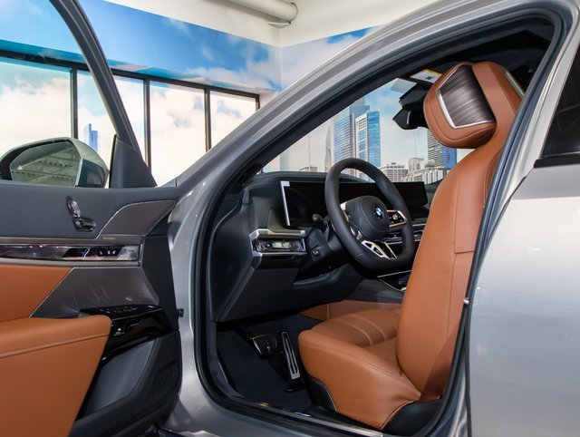 New 2026 BMW 760i xDrive w/ Executive Package image 13