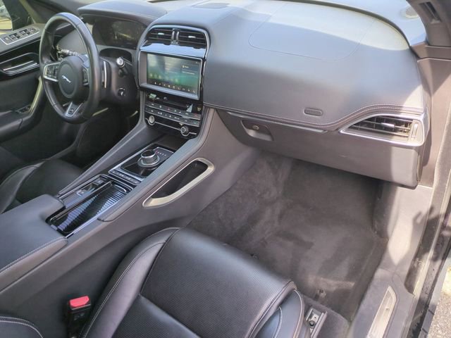 Used 2019 Jaguar F-PACE S image 19