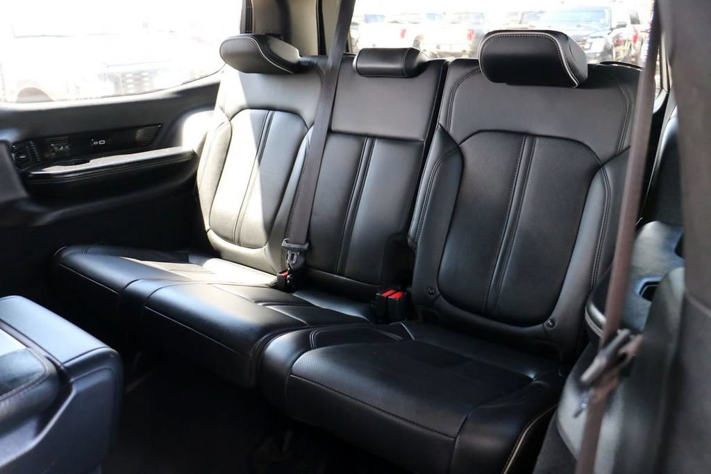 Used 2022 Jeep Grand Wagoneer Series II AWD/4WD image 22