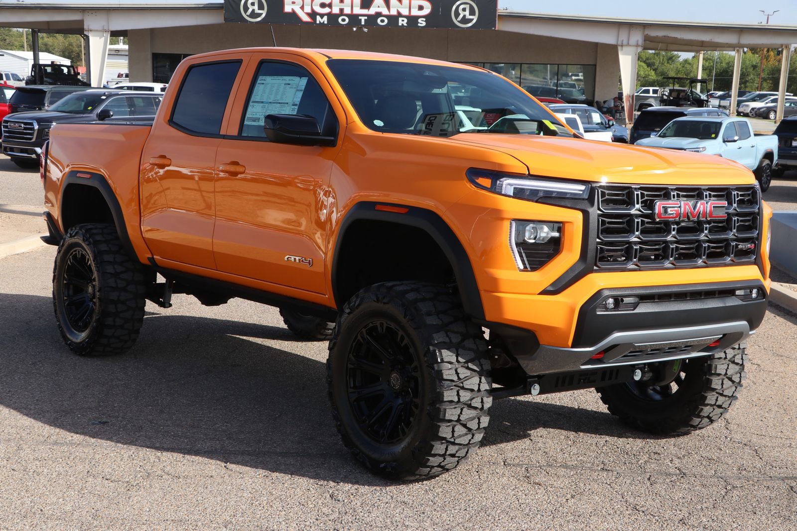 New 2025 GMC Canyon AT4 w/ AT4 Premium Package image 1