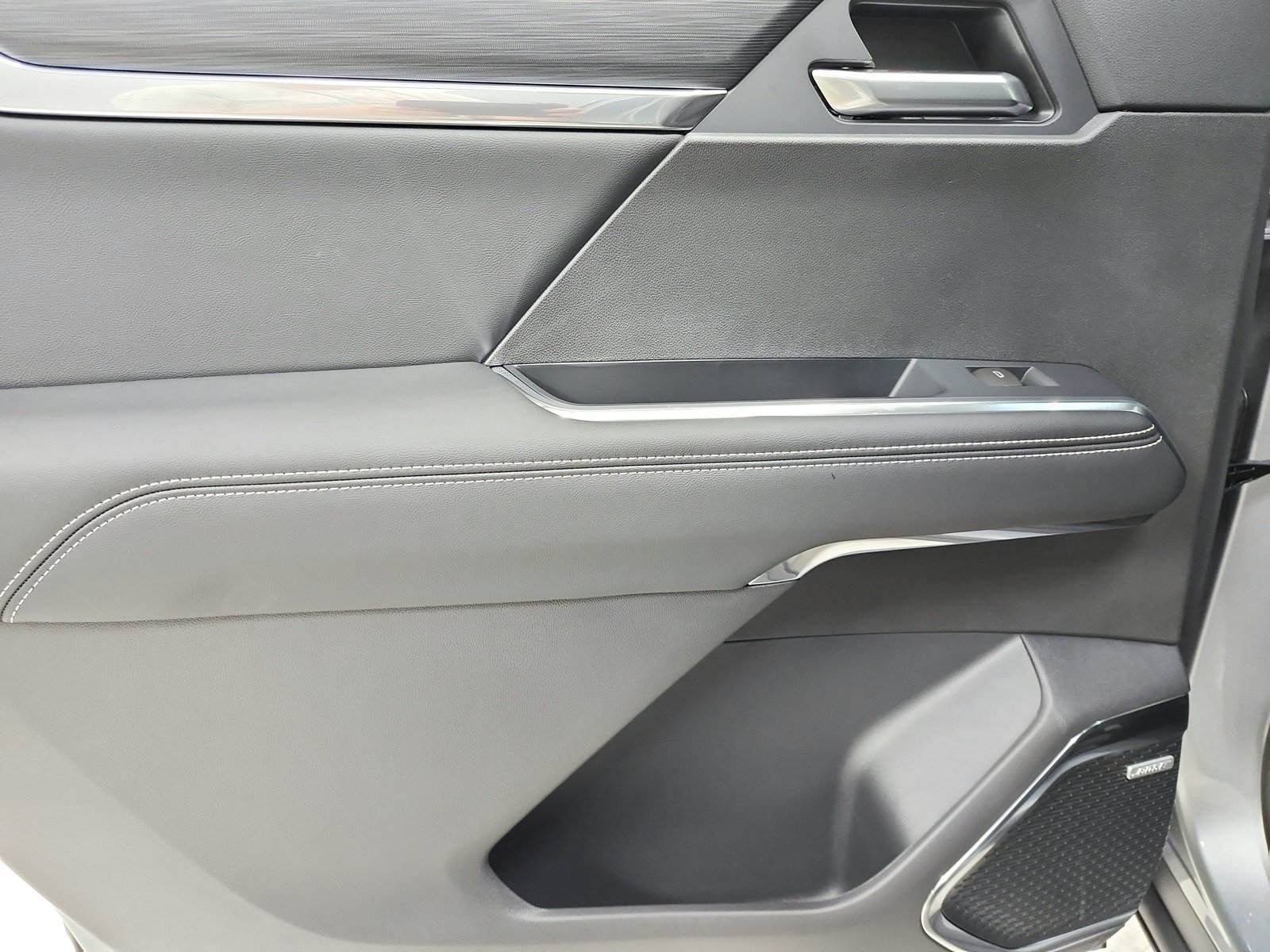 New 2027 GMC Acadia Elevation w/ Elevation Premium Package FWD image 38
