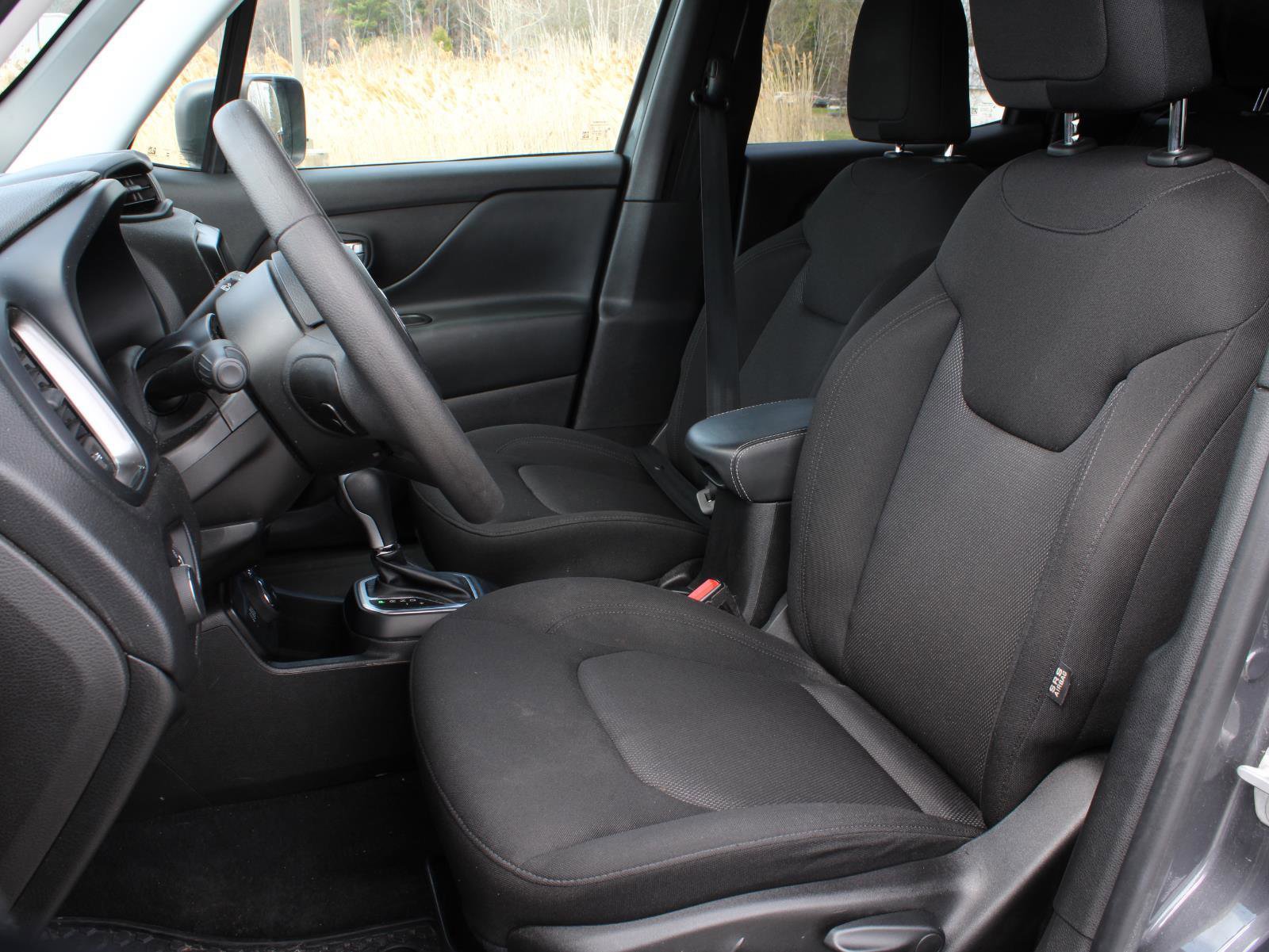 Used 2023 Jeep Renegade Latitude AWD/4WD image 15