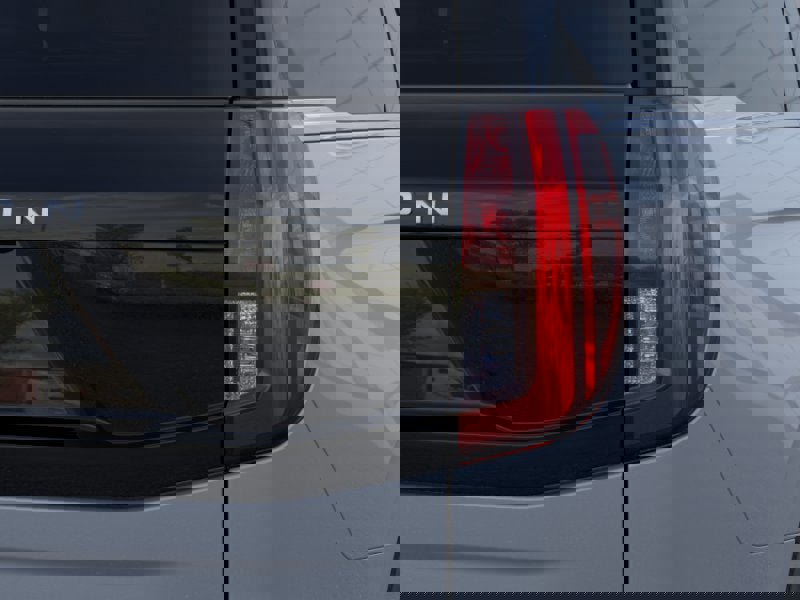 New 2025 Ford Expedition Active image 21