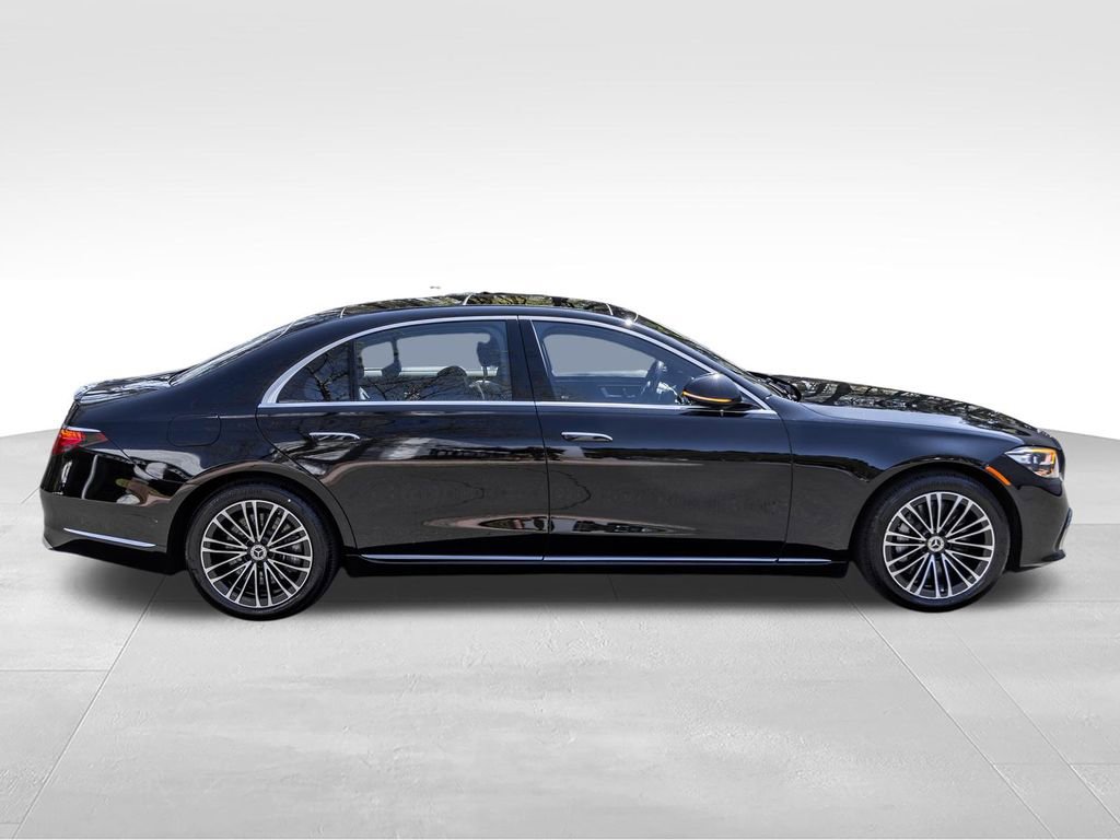 Used 2024 Mercedes-Benz S 580e 4MATIC Sedan image 4