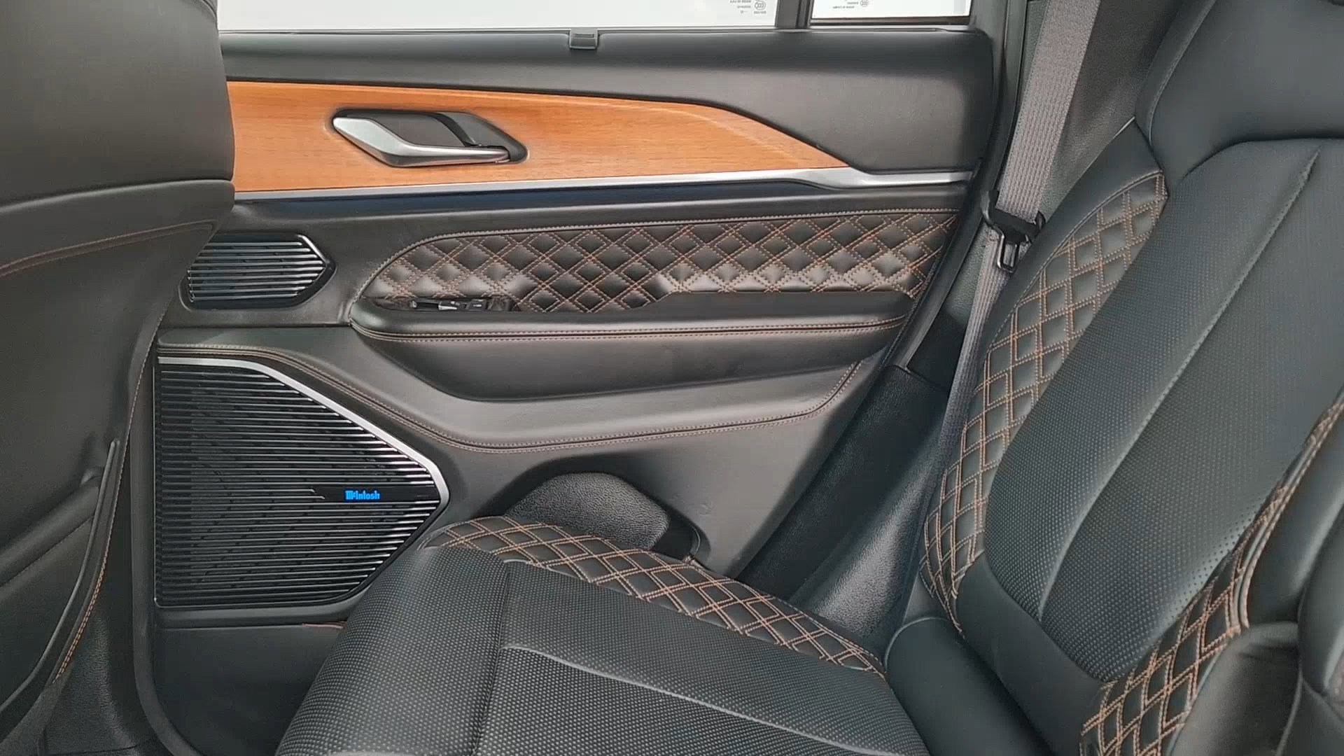 Used 2022 Jeep Grand Cherokee Summit image 17