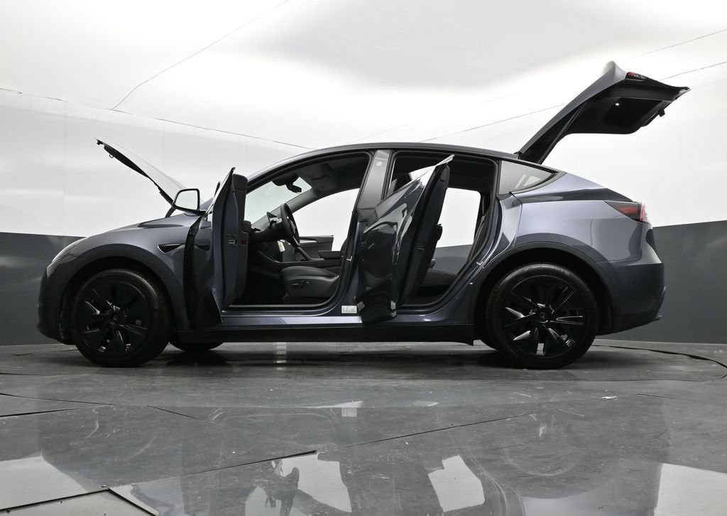 Used 2023 Tesla Model Y Long Range AWD/4WD image 36