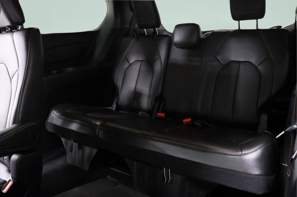 Used 2026 Chrysler Pacifica Select FWD image 25