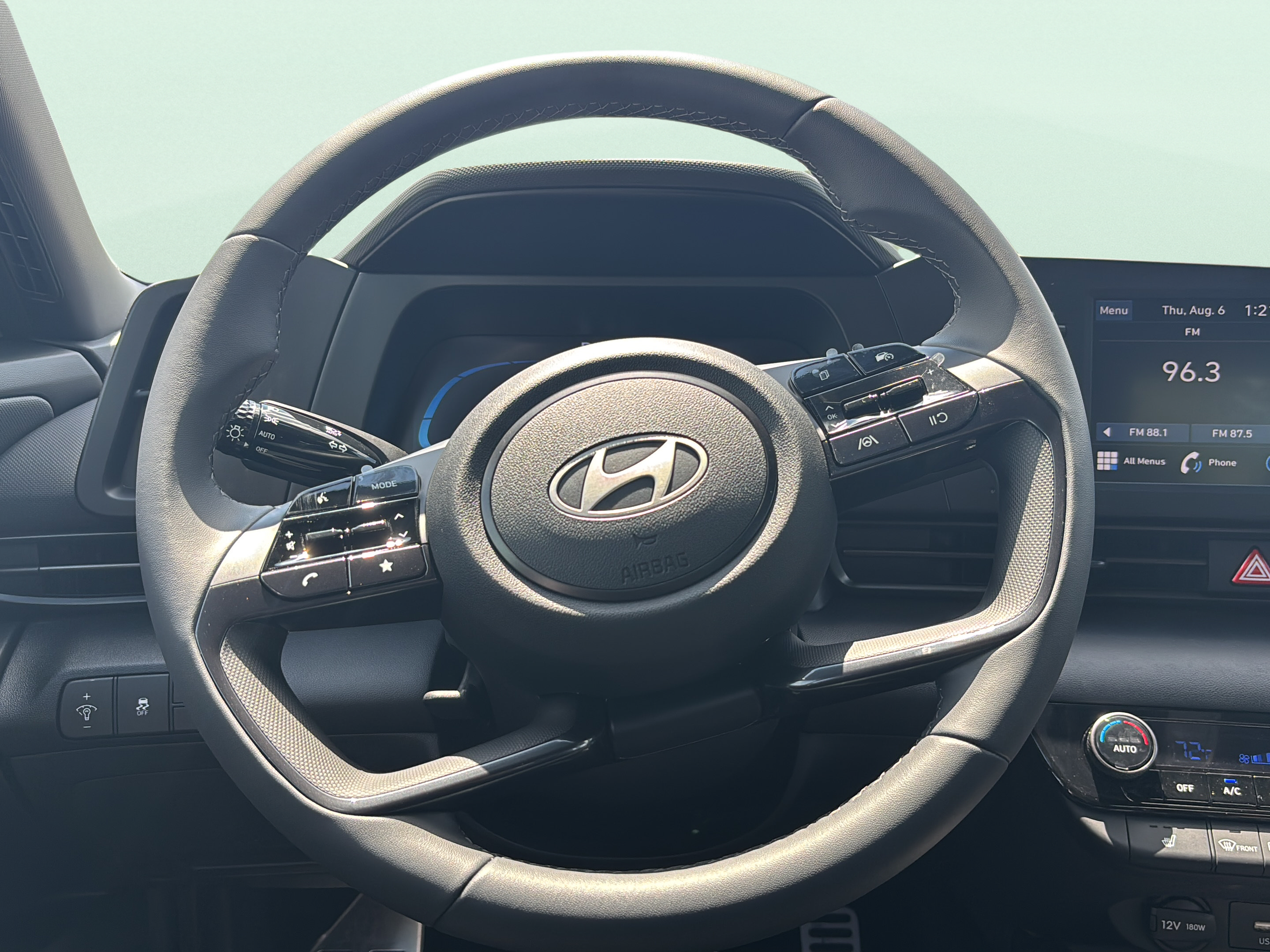 New 2026 Hyundai Elantra SEL Sport FWD image 13