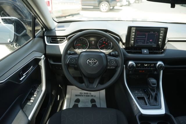 Used 2020 Toyota RAV4 XLE FWD image 21