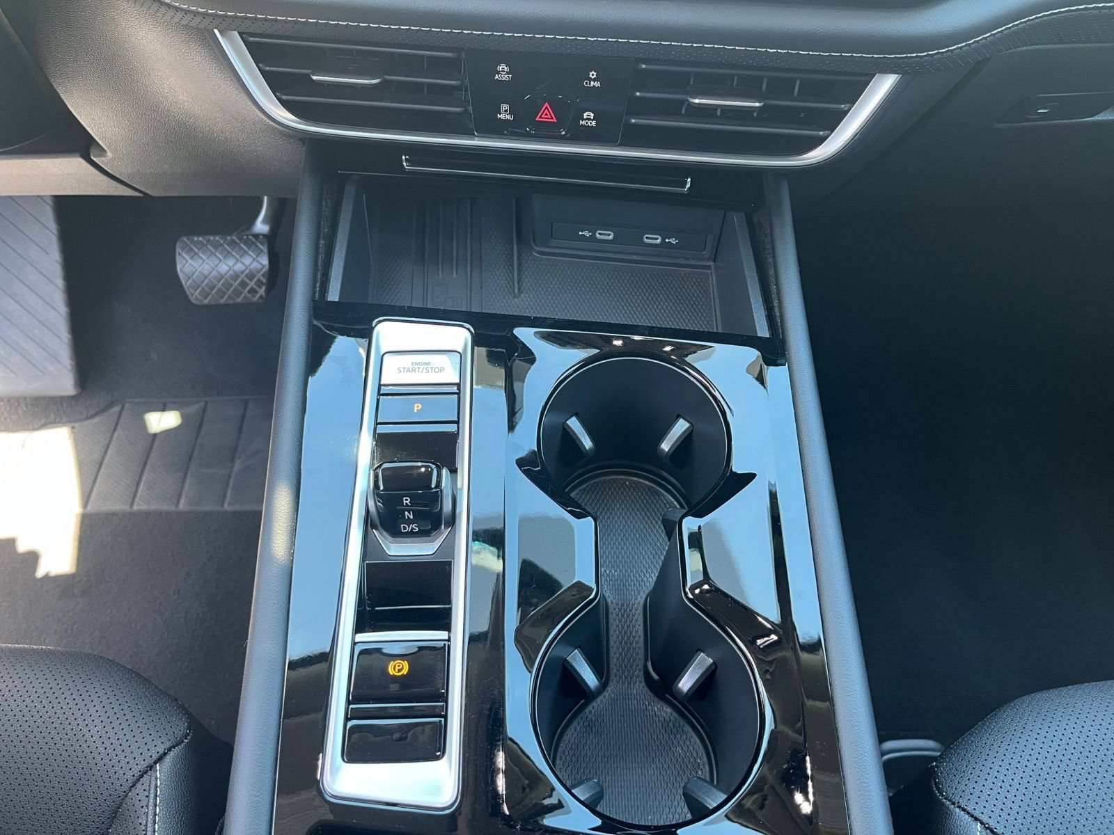 Used 2026 Volkswagen Atlas SE AWD/4WD image 43