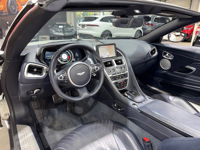 Used 2019 Aston Martin DB11 Volante image 8