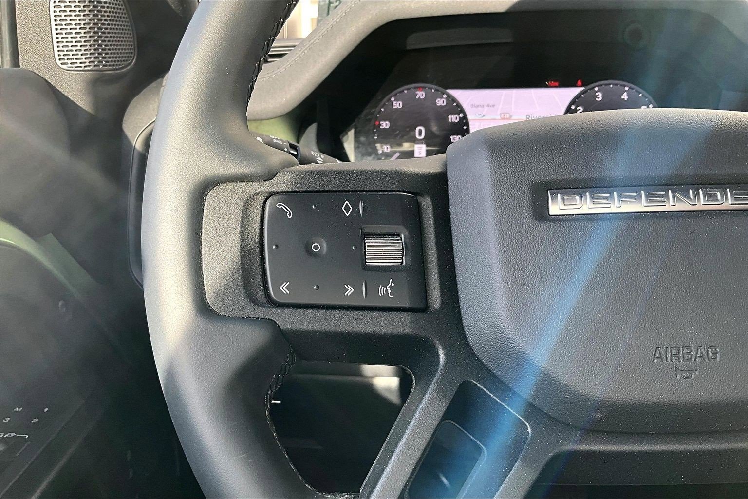 Used 2023 Land Rover Defender 110 75th Limited Edition image 18