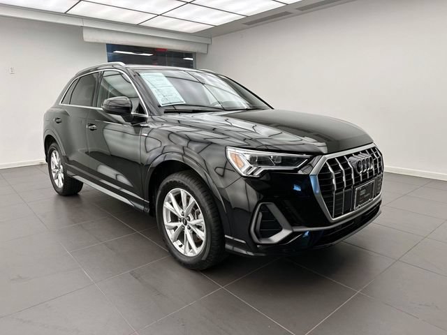 Used 2023 Audi Q3 2.0T Premium w/ Convenience Package AWD/4WD image 9