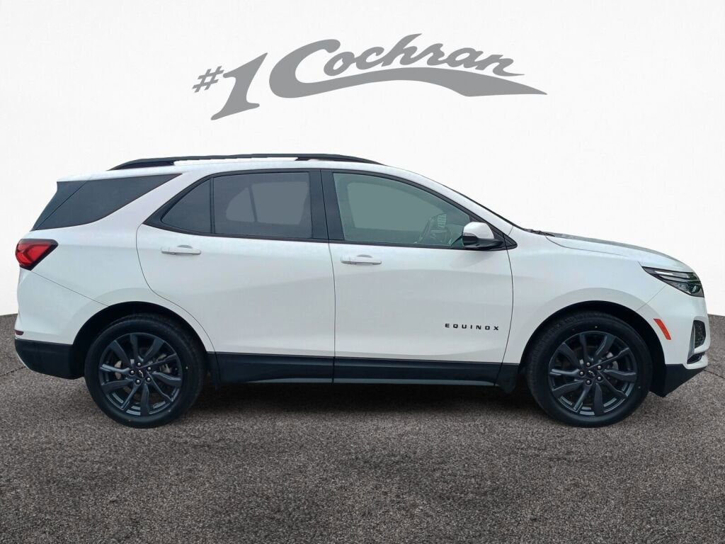 Used 2022 Chevrolet Equinox RS w/ Infotainment Package image 8