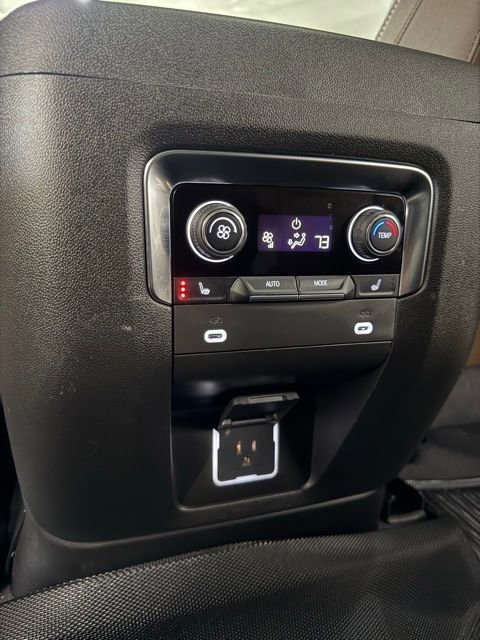 Used 2024 Chevrolet Tahoe High Country image 23