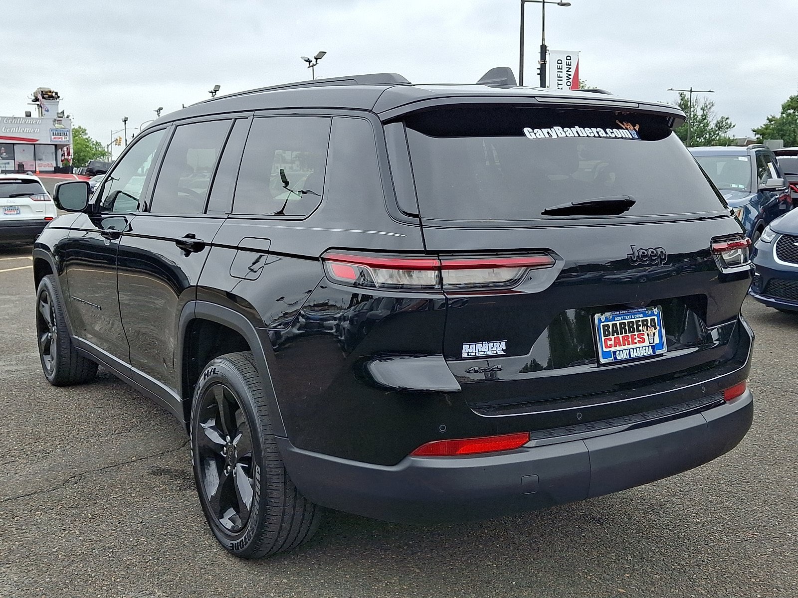 Used 2024 Jeep Grand Cherokee L Altitude AWD/4WD image 4