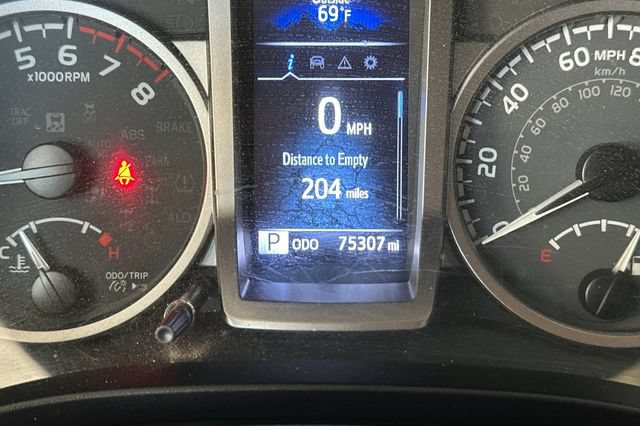 Certified 2022 Toyota Tacoma SR5 RWD image 28