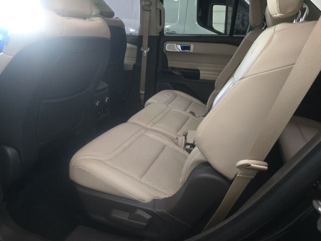 Used 2020 Ford Explorer Platinum w/ Premium Technology Package AWD/4WD image 13