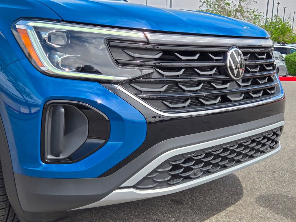 Certified 2025 Volkswagen Atlas Cross Sport SE FWD image 2