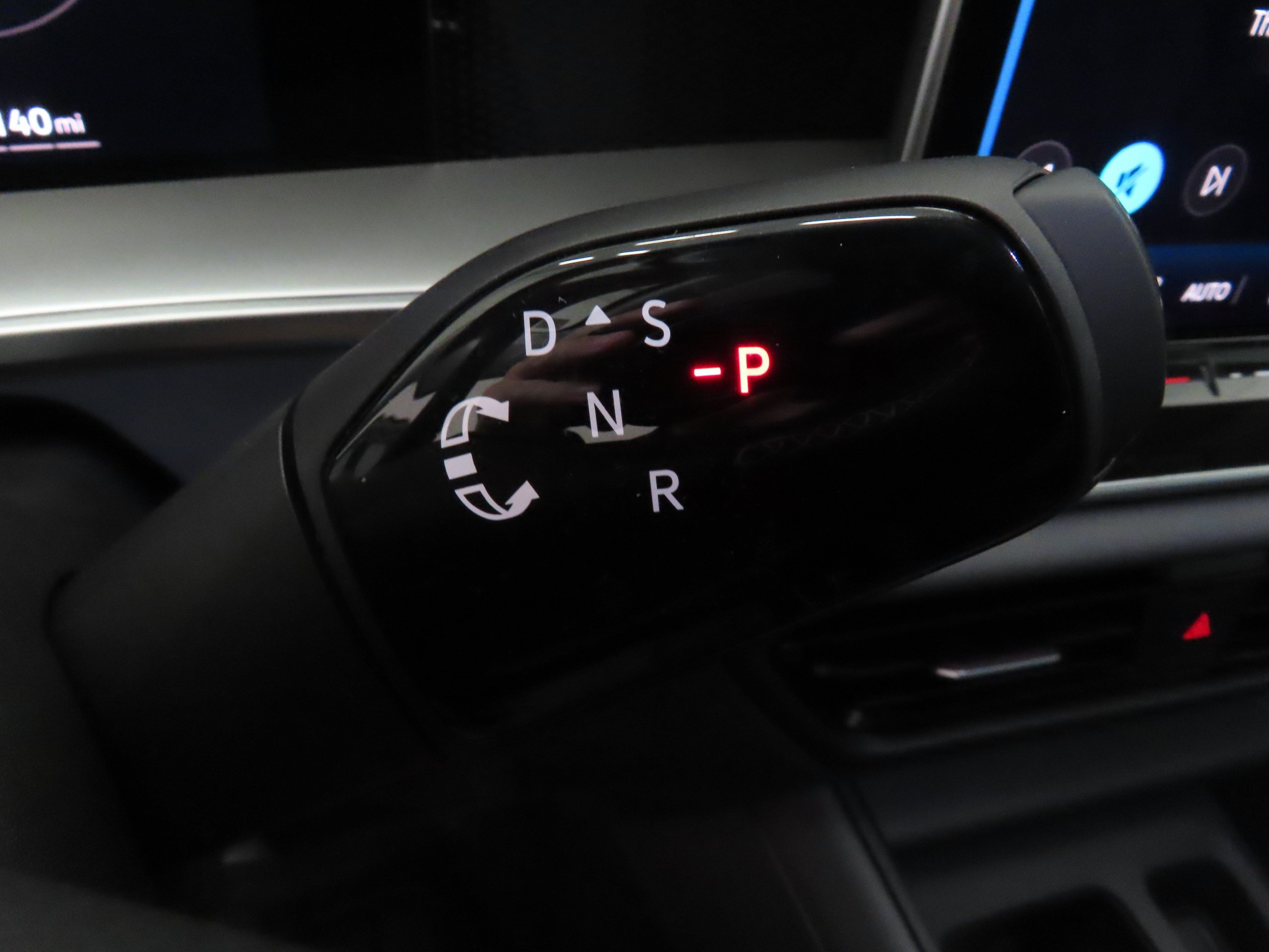 New 2026 Volkswagen Tiguan SE FWD image 15