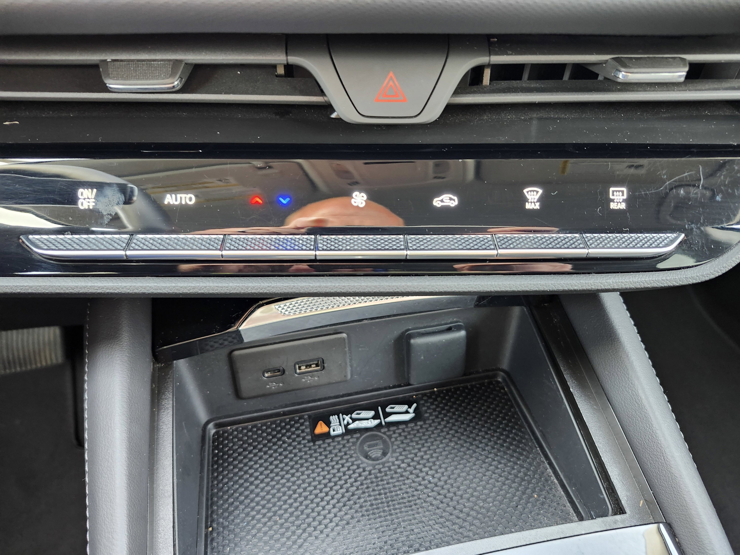 Used 2025 Buick Envision Preferred AWD/4WD image 23