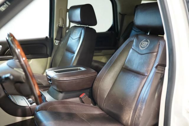 Used 2013 Cadillac Escalade Platinum AWD/4WD image 19